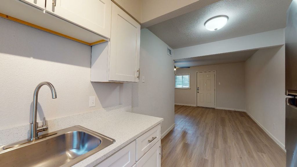 4711 Reiger Ave, Dallas, TX 75246