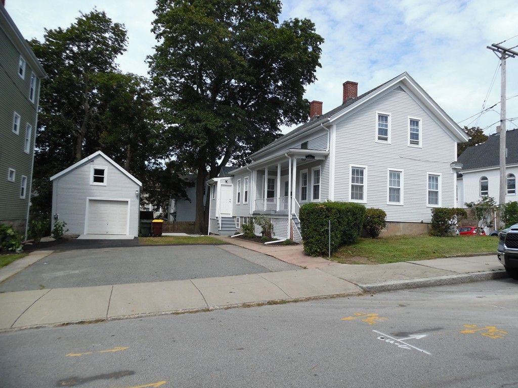 122 Hanover St, Fall River, MA 5 Bed, 2 Bath SingleFamily Home 10