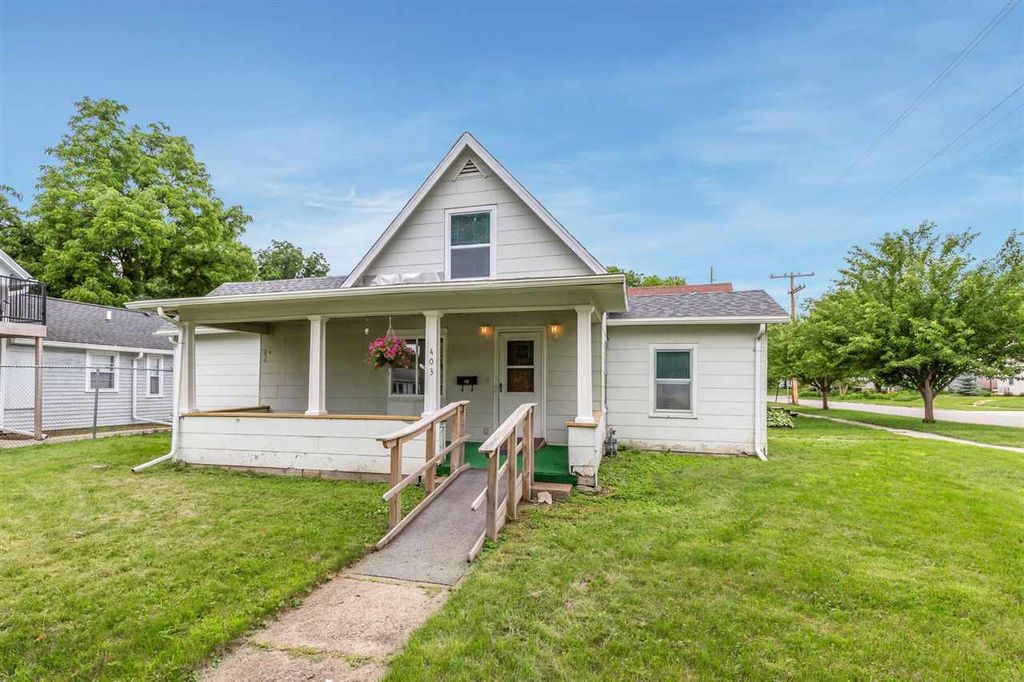 403 Walnut St, Cedar Falls, IA 50613 Trulia