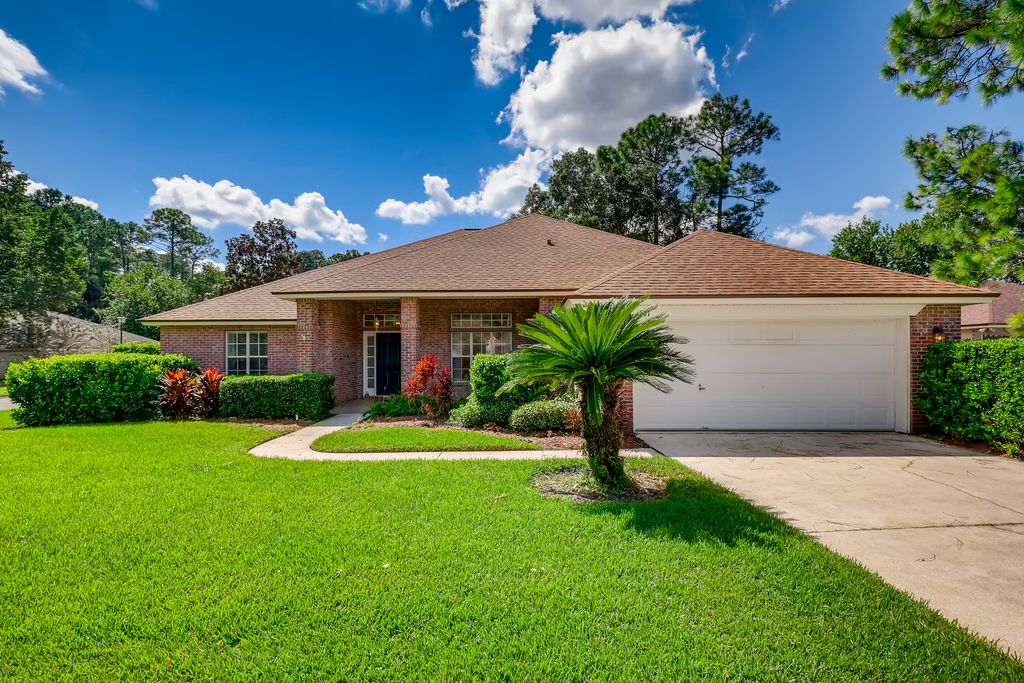 201 Box Hall Ct, Saint Johns, FL 32259
