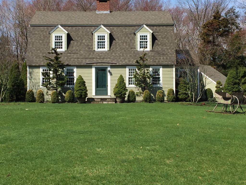 33 River Edge Farms Rd, Madison, CT 06443