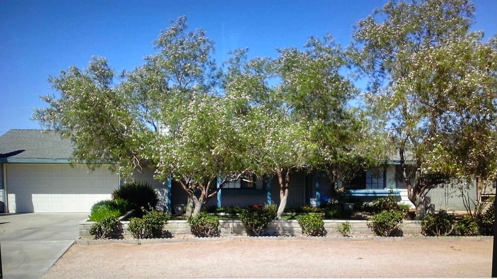 21730 Hacienda Blvd, California City, CA 93505