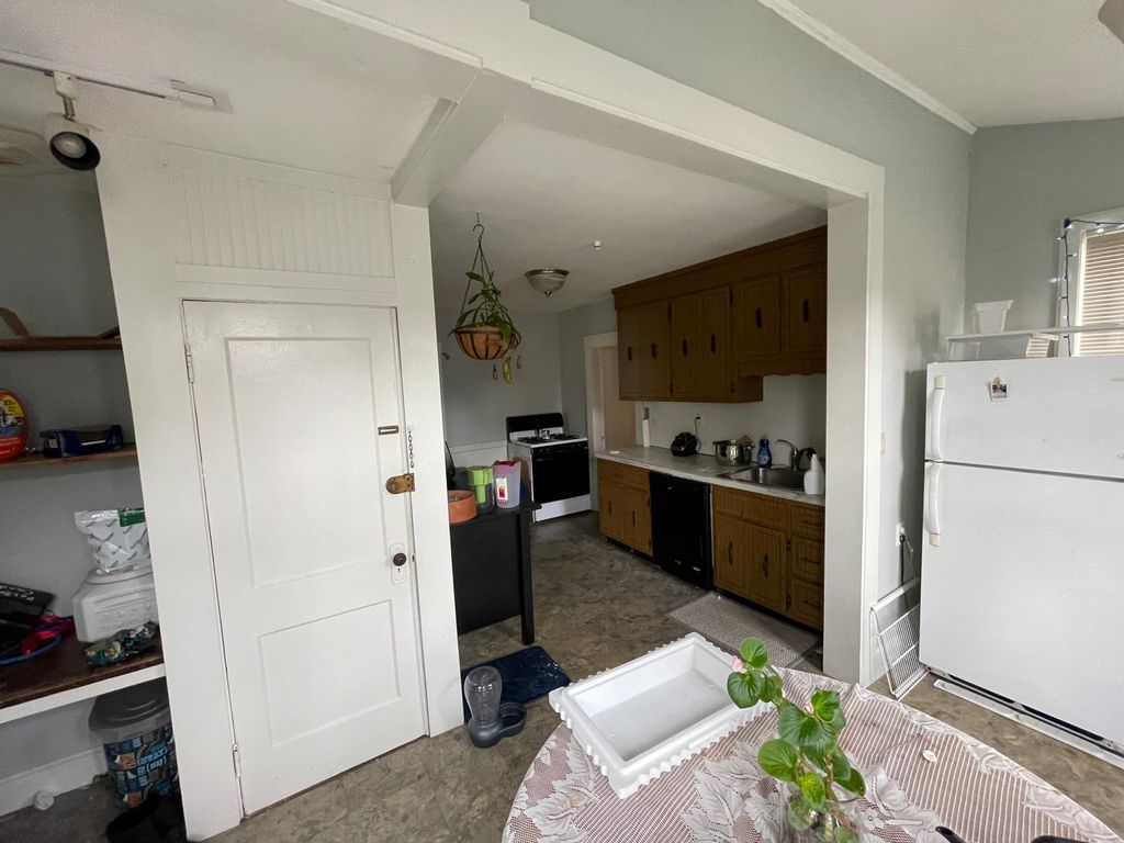 16 Glenrose Rd #2, Dorchester Center, MA 02124