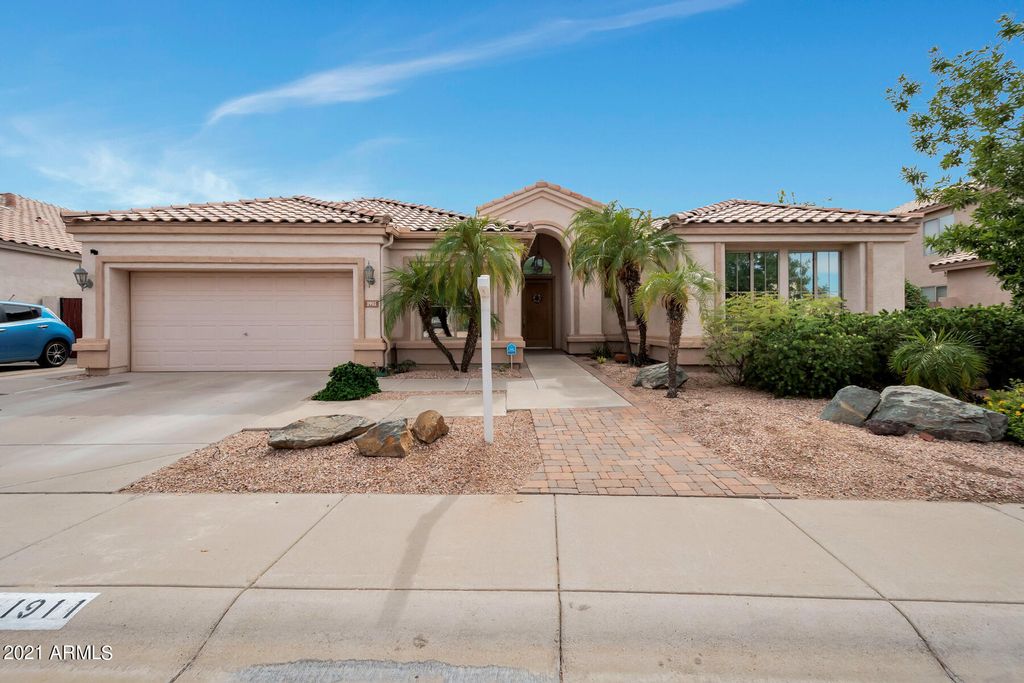1911 W Bluebird Dr, Chandler, AZ 85286