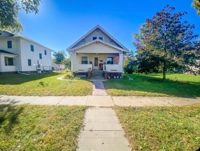 2009 10th St, Columbus, NE 68601