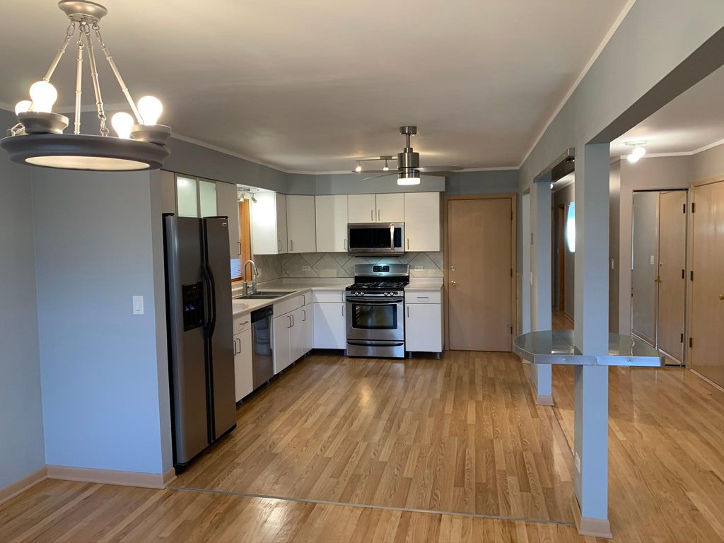 526 W Dempster St #1, Mount Prospect, IL 60056