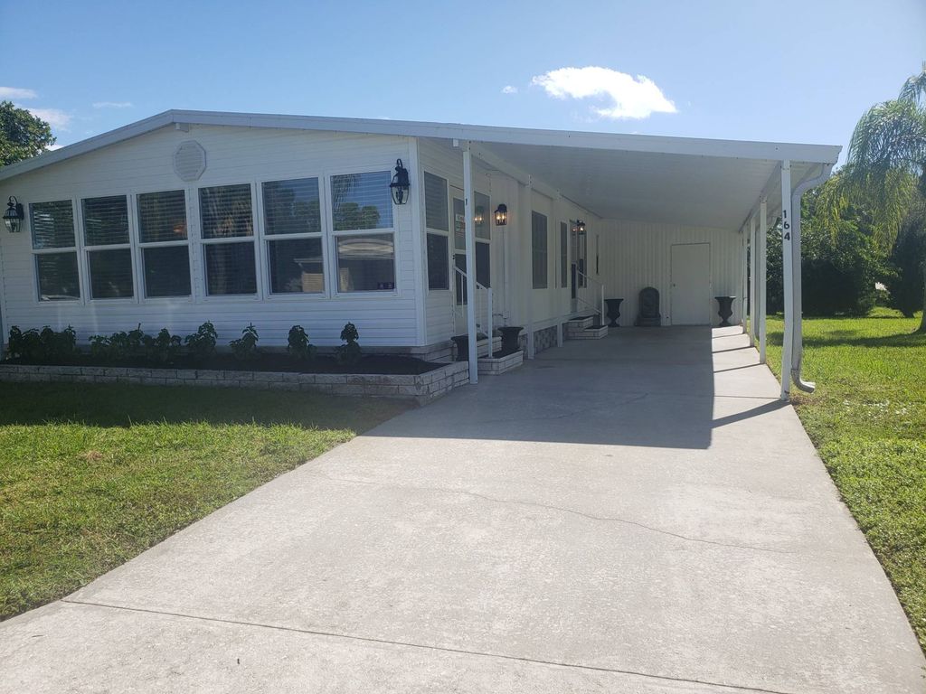 7300 20th St #164, Vero Beach, FL 32966