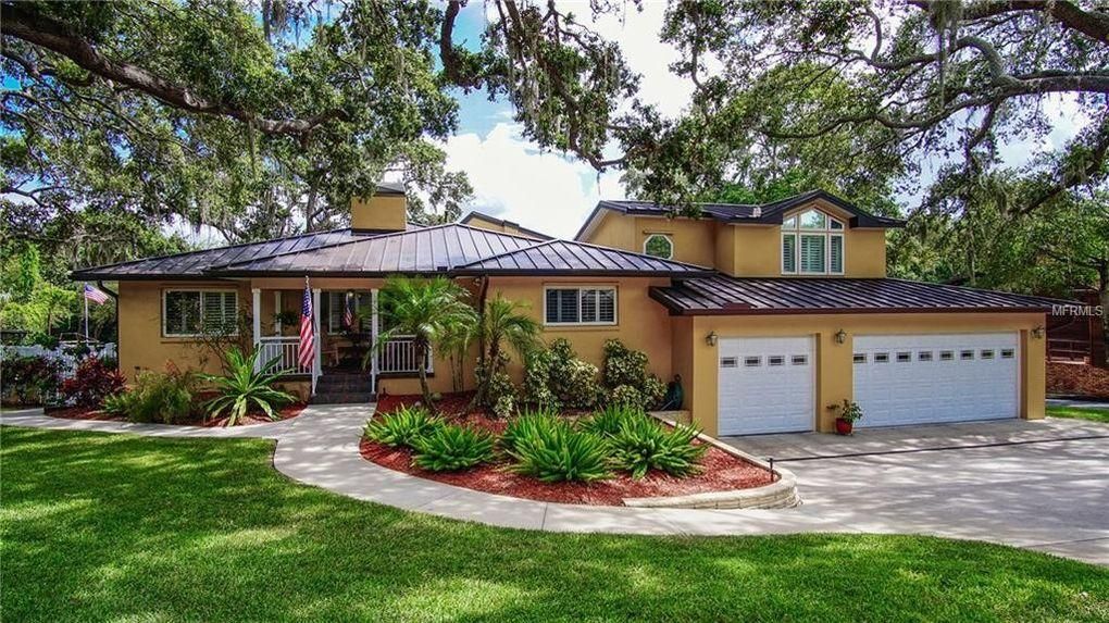 308 Roebling Rd N, Belleair, FL 33756