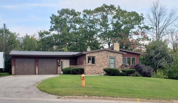 209 Marquette Ave, Sault Sainte Marie, MI 49783