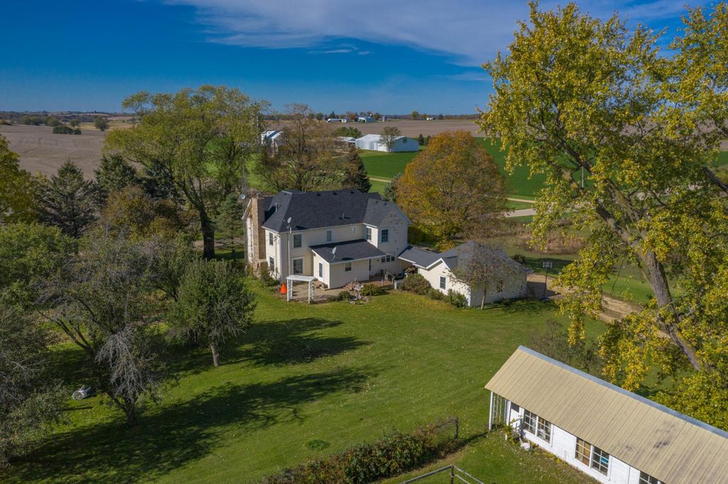 12361 N Henderson Rd, Orangeville, IL 61060