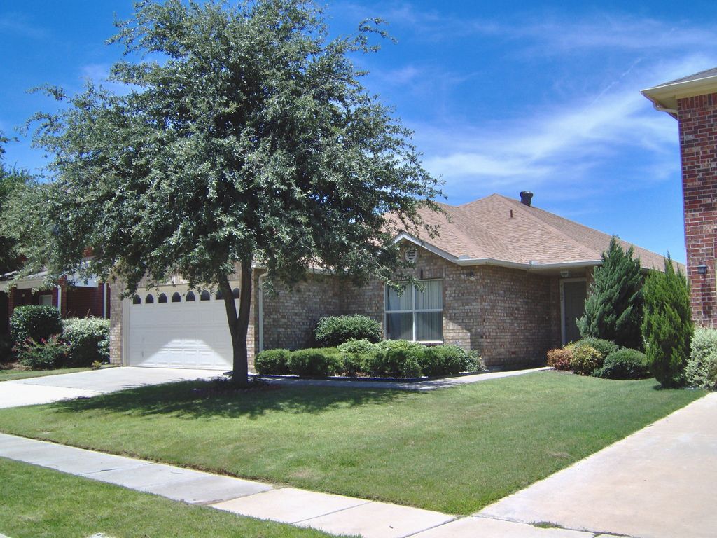 4169 Fossile Butte Dr, Fort Worth, TX 76244