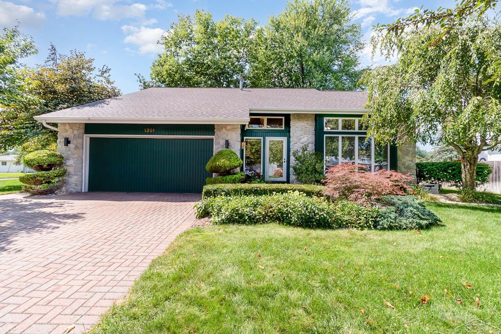 1351 Angela Dr W, Saginaw, MI 48609 Trulia