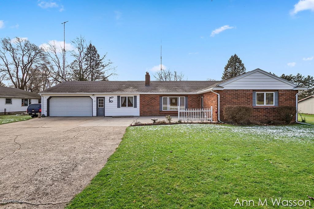 425 W Main St, Edmore, MI 48829 Trulia