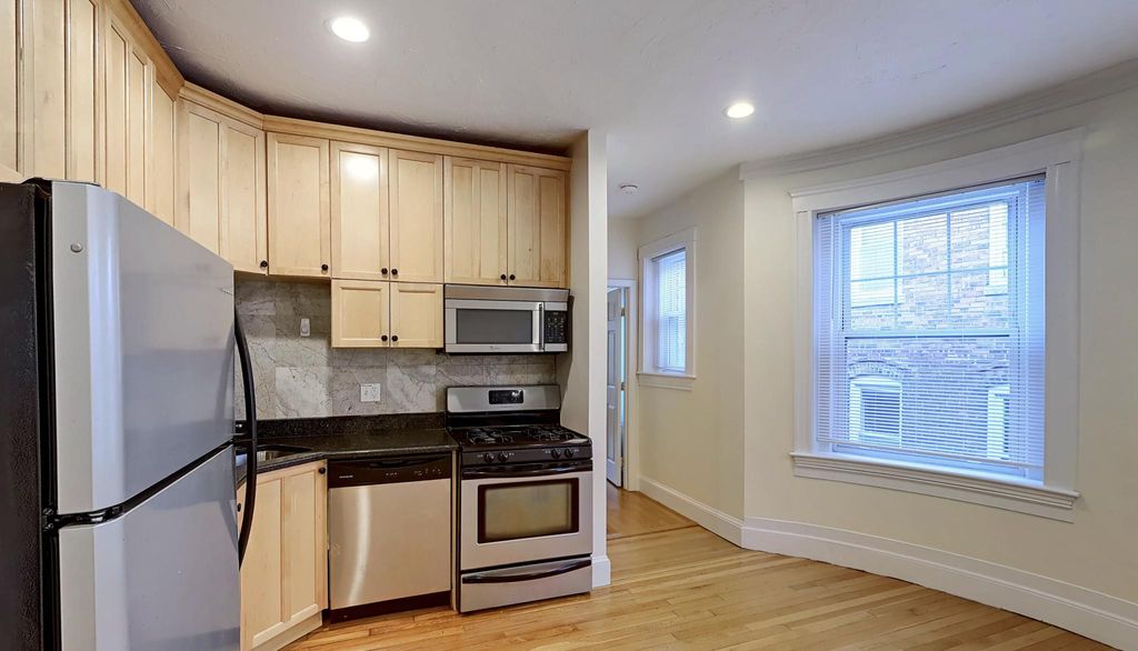 191 Winthrop Rd #15, Brookline, MA 02445