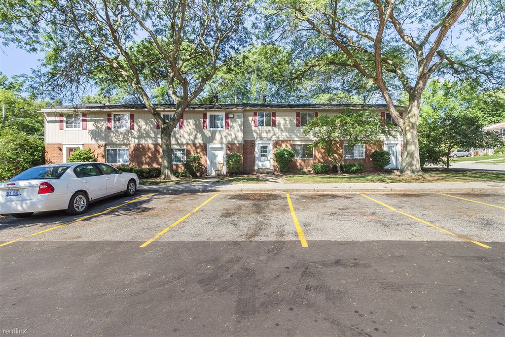 1001 Vincent Ct, Lansing, MI 48910