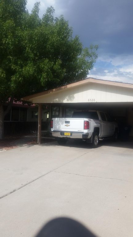 8528 Creek St NE, Albuquerque, NM 87113