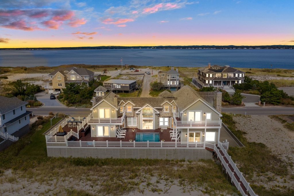 Address Not Disclosed, Westhampton Beach, NY 11978