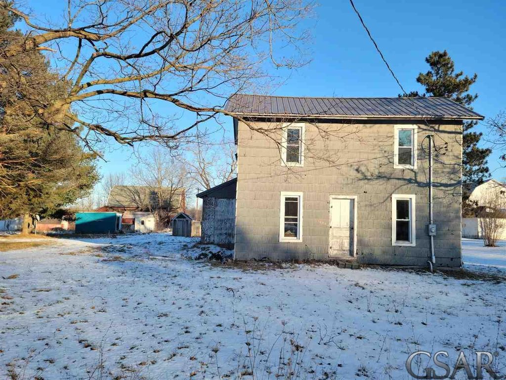 13425 Shaftsburg Rd, Perry, MI 48872