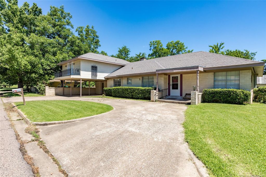 903 N 6th Ave, Durant, OK 4 Bed, 3 Bath SingleFamily Home 36 Photos Trulia