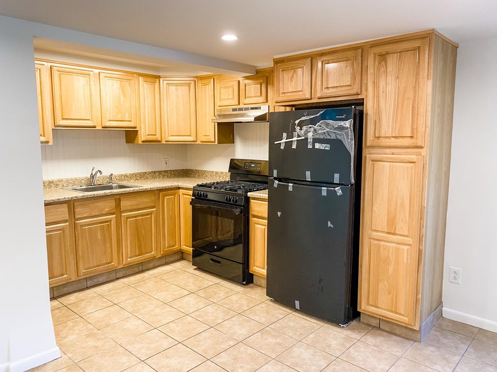 542 Commerce St #1, Thornwood, NY 10594