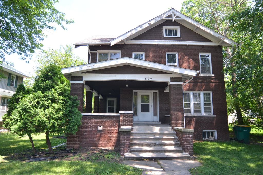 609 Whitley Ave, Joliet, IL 4 Bed, 1.5 Bath SingleFamily Home 11