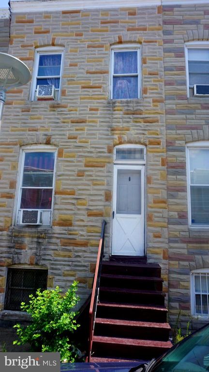 1207 Sargeant St, Baltimore, MD 21223
