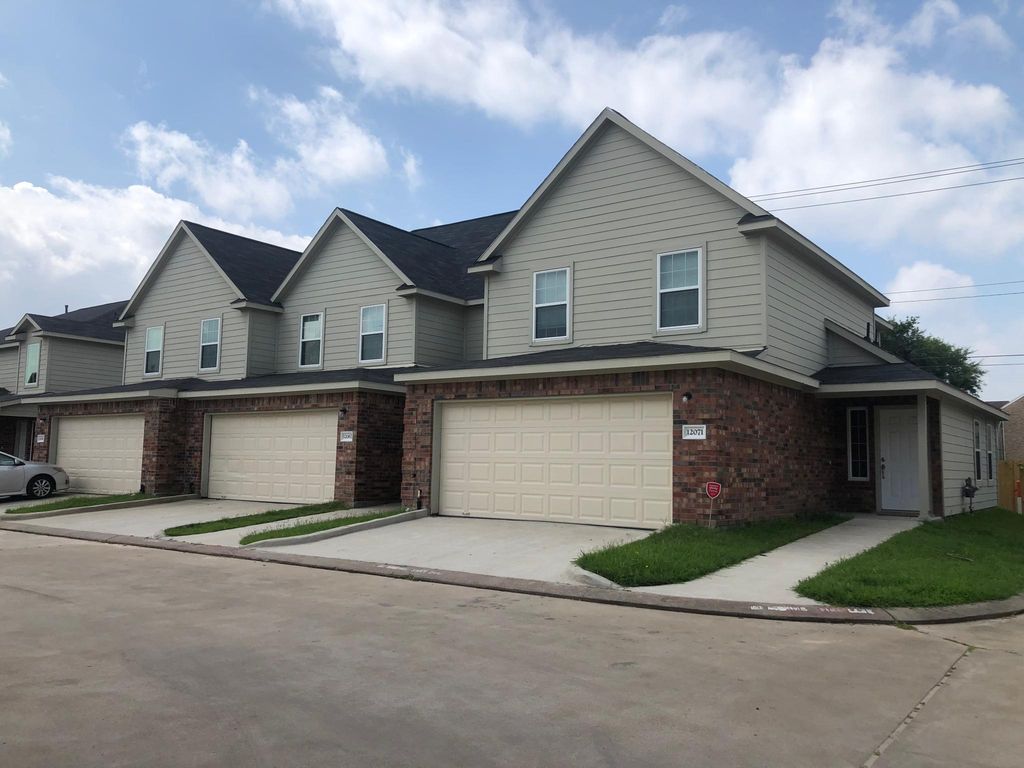 9800 Kirkwood St, Houston, TX 77022