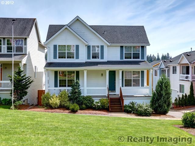 237 SW 105th Ter, Portland, OR 97225