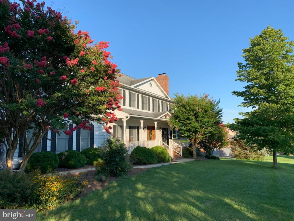 3310 N Hill Ct, Middletown, MD 21769