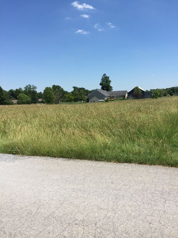 127 Circle Dr, Stanford, KY 40484 See Est. Value, Schools & More