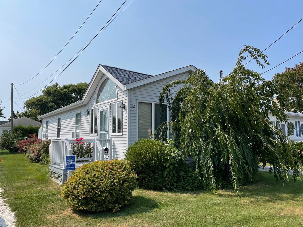 32 Crandall Ave, Westerly, RI 02891 Trulia