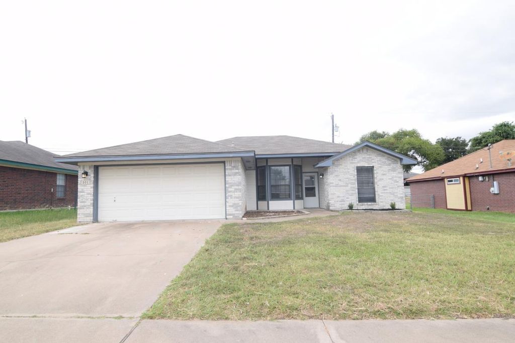 301 Rodeo Cir, Copperas Cove, TX 76522