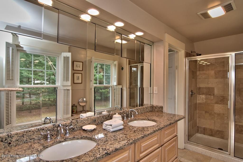 429 E Main St, Dalton, PA 4 Bed, 3 Bath SingleFamily Home 30