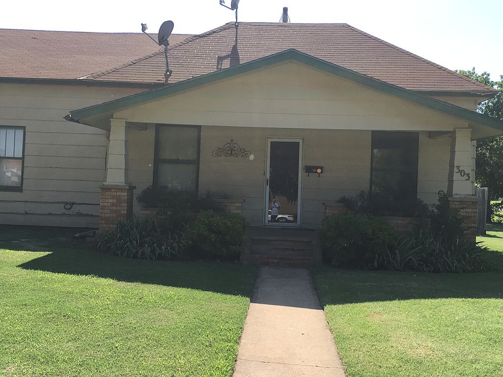 303 9th St, Alva, OK 73717