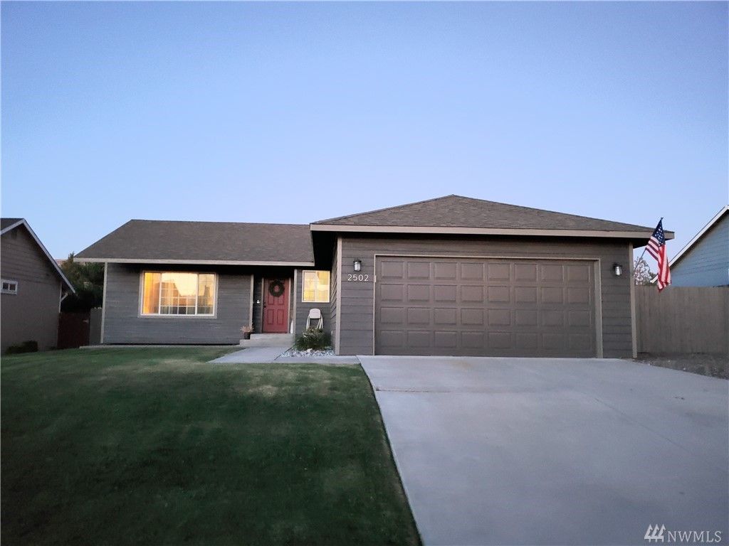 2502 Aviation Dr, East Wenatchee, WA 3 Bed, 2 Bath