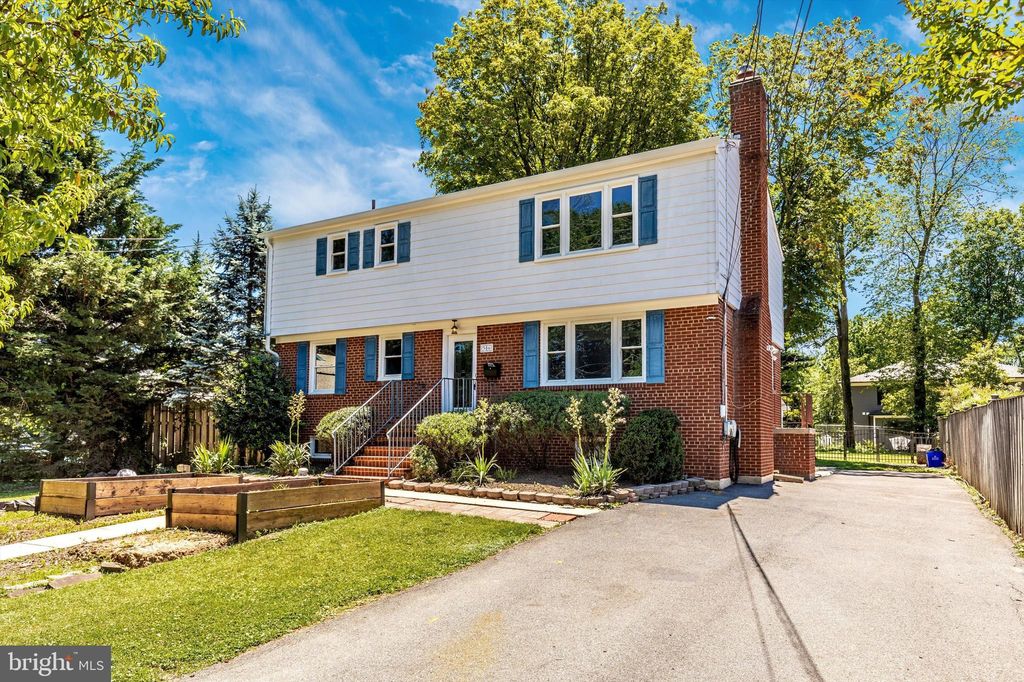 306 Carr Ave, Rockville, MD 20850
