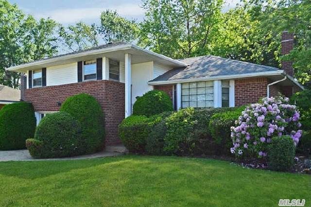2073 Valentines Rd, Westbury, NY 11590