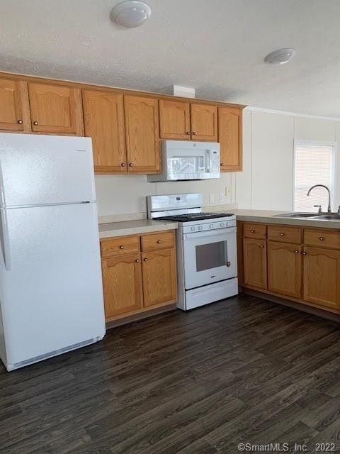 1012 Old Colony Rd #106, Meriden, CT 06451