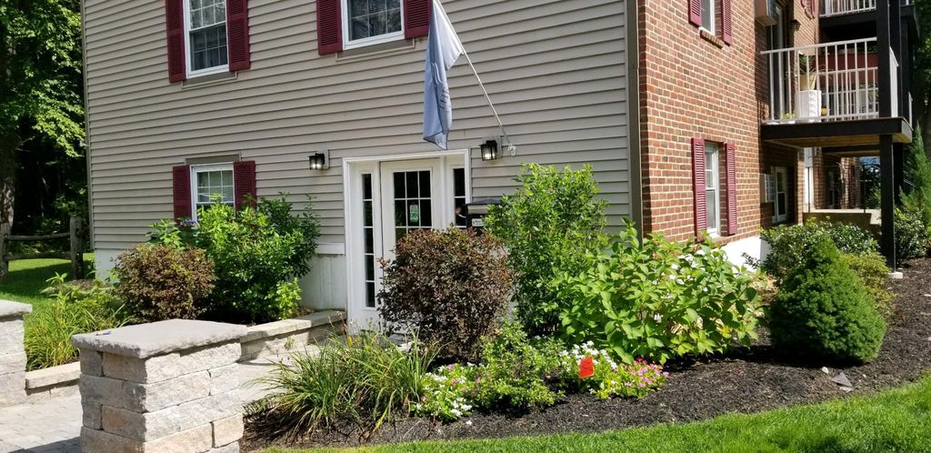 33 Robert Ave, Portsmouth, NH 03801
