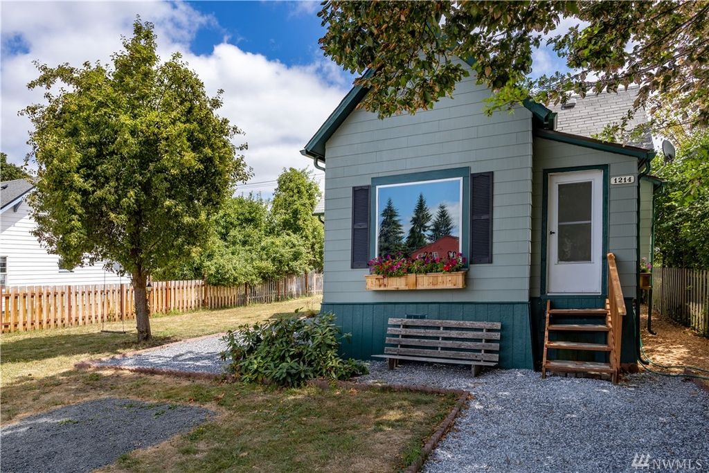 1214 N Tower Ave, Centralia, WA 98531