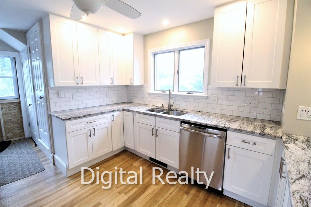 6 Mayall Rd, Waltham, MA 02453