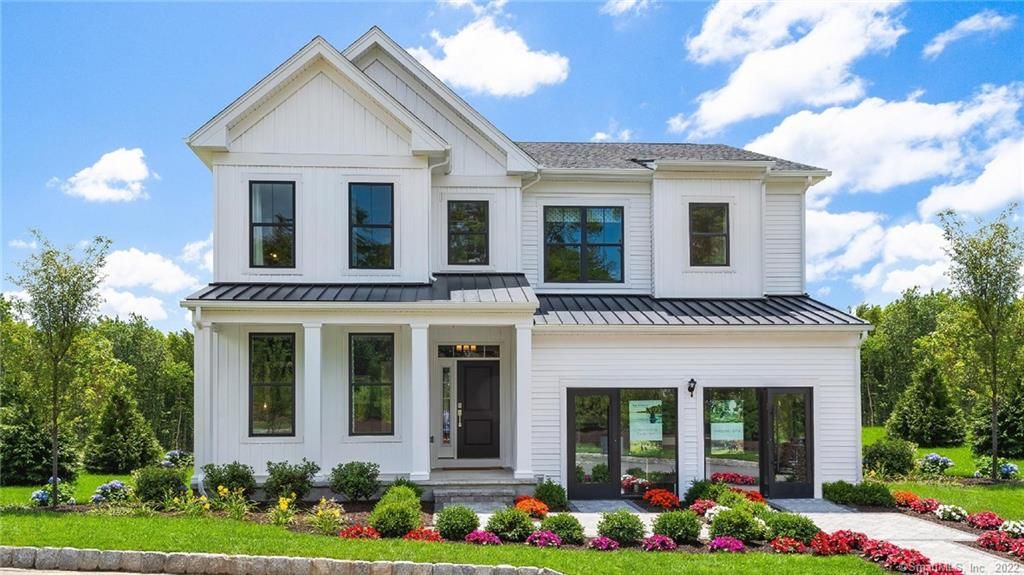 31 Enclave Dr #16, Trumbull, CT 06611