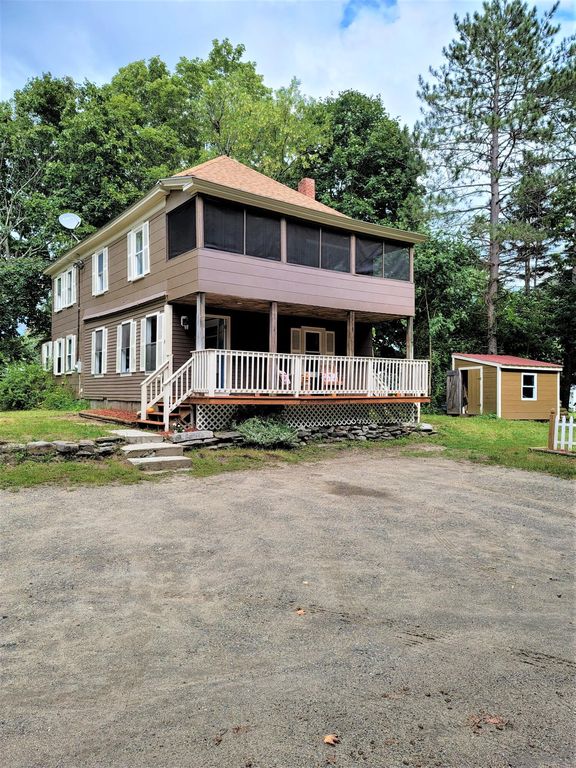 8 Pepinburke Ln, Springvale, ME 04083