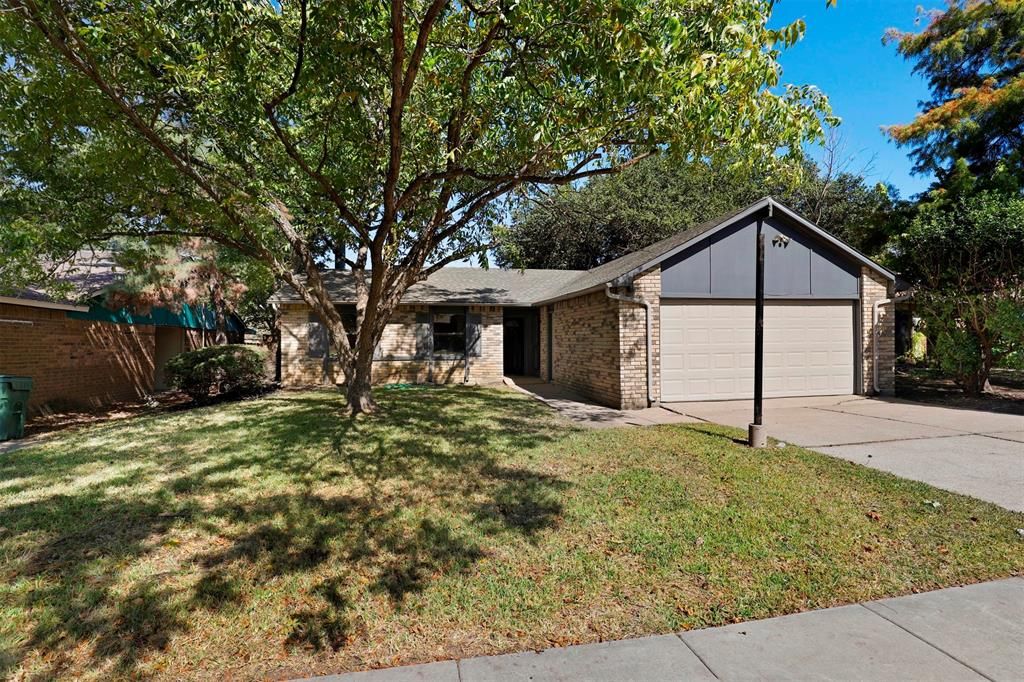2009 Pennington Dr, Arlington, TX 76014