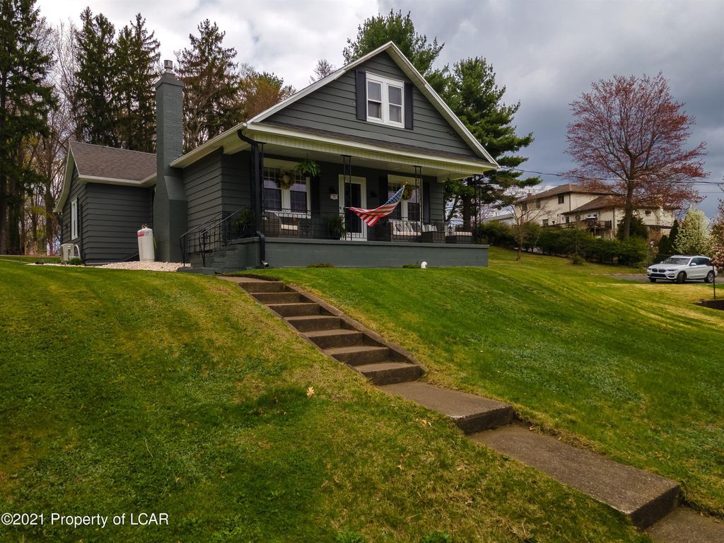 12 Stout St, Yatesville, PA 3 Bed, 2 Bath SingleFamily Home 47