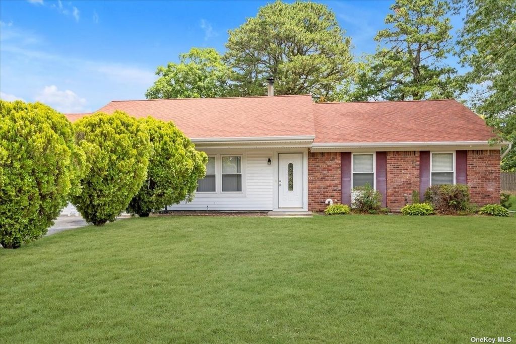 31 Gabon Lane, Coram, NY 11727 Trulia