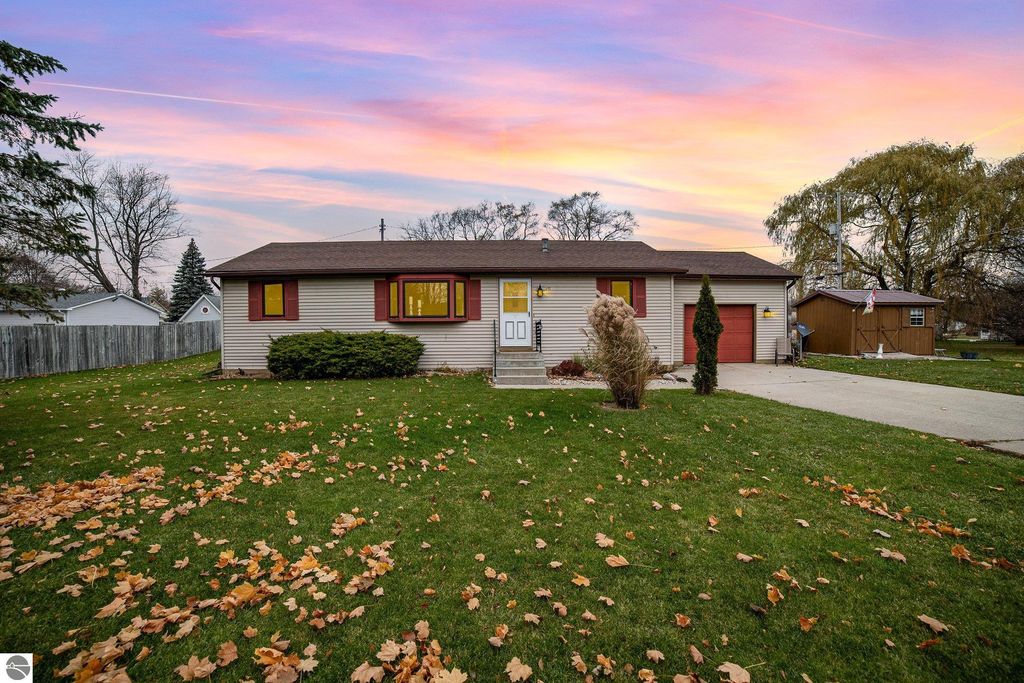 311 Hawthorne St, Alma, MI 48801 Trulia