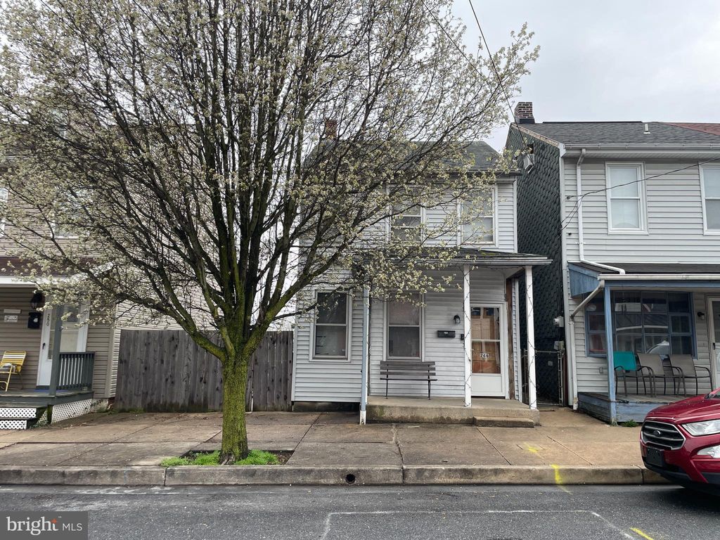 246 S  5th St, Columbia, PA 17512