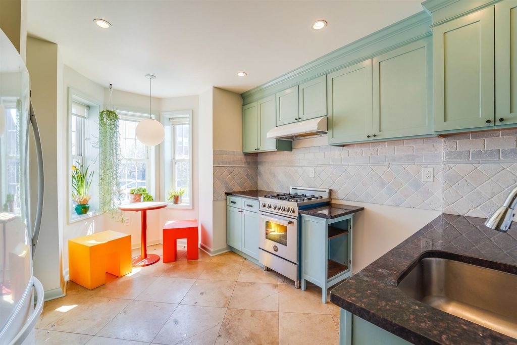 87 Palisade Ave #1, Jersey City, NJ 07306