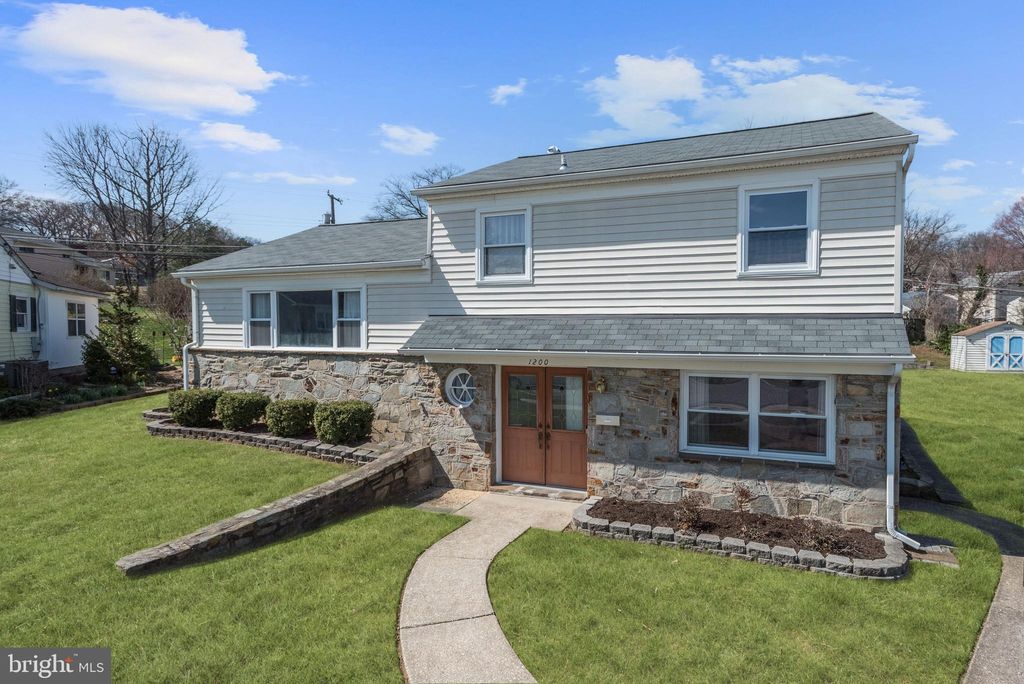 1200 Sparrow Ct, Baltimore, MD 21227